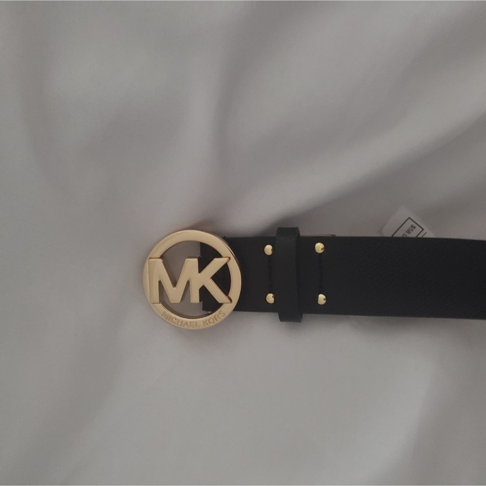 Elegant Black Leather Belt